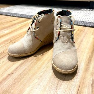 TOMS | Taupe with straw wedge, Desert Wedge Booties, Size 7.5